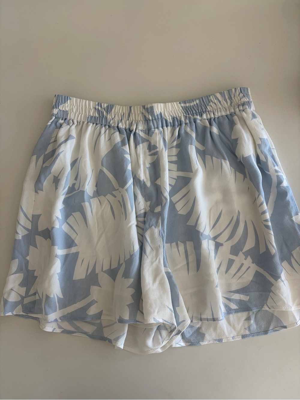 Wilfred Free Aritzia Shorts - Size M